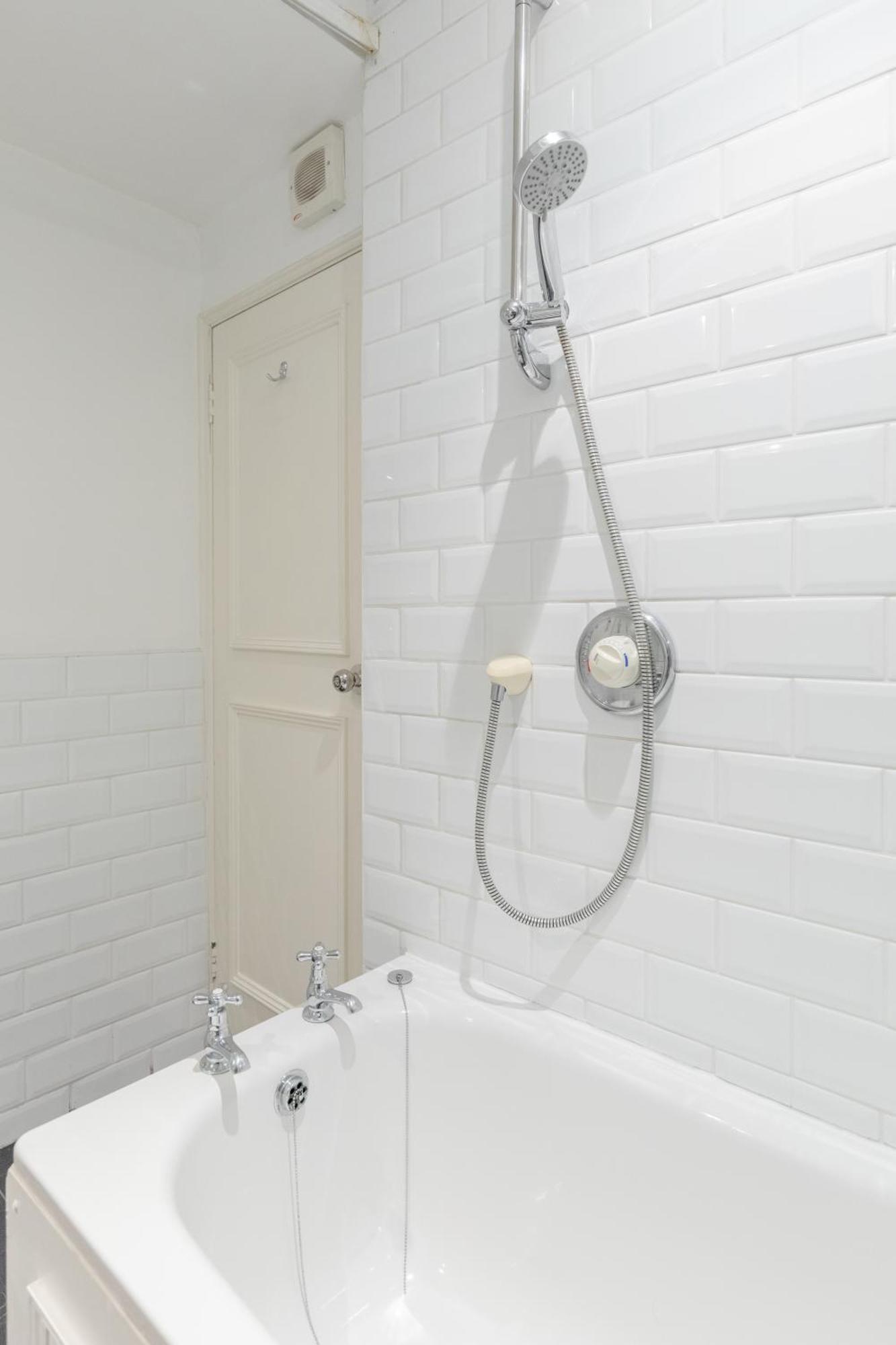 Inviting 1bd Hideaway Kensington Olympia!