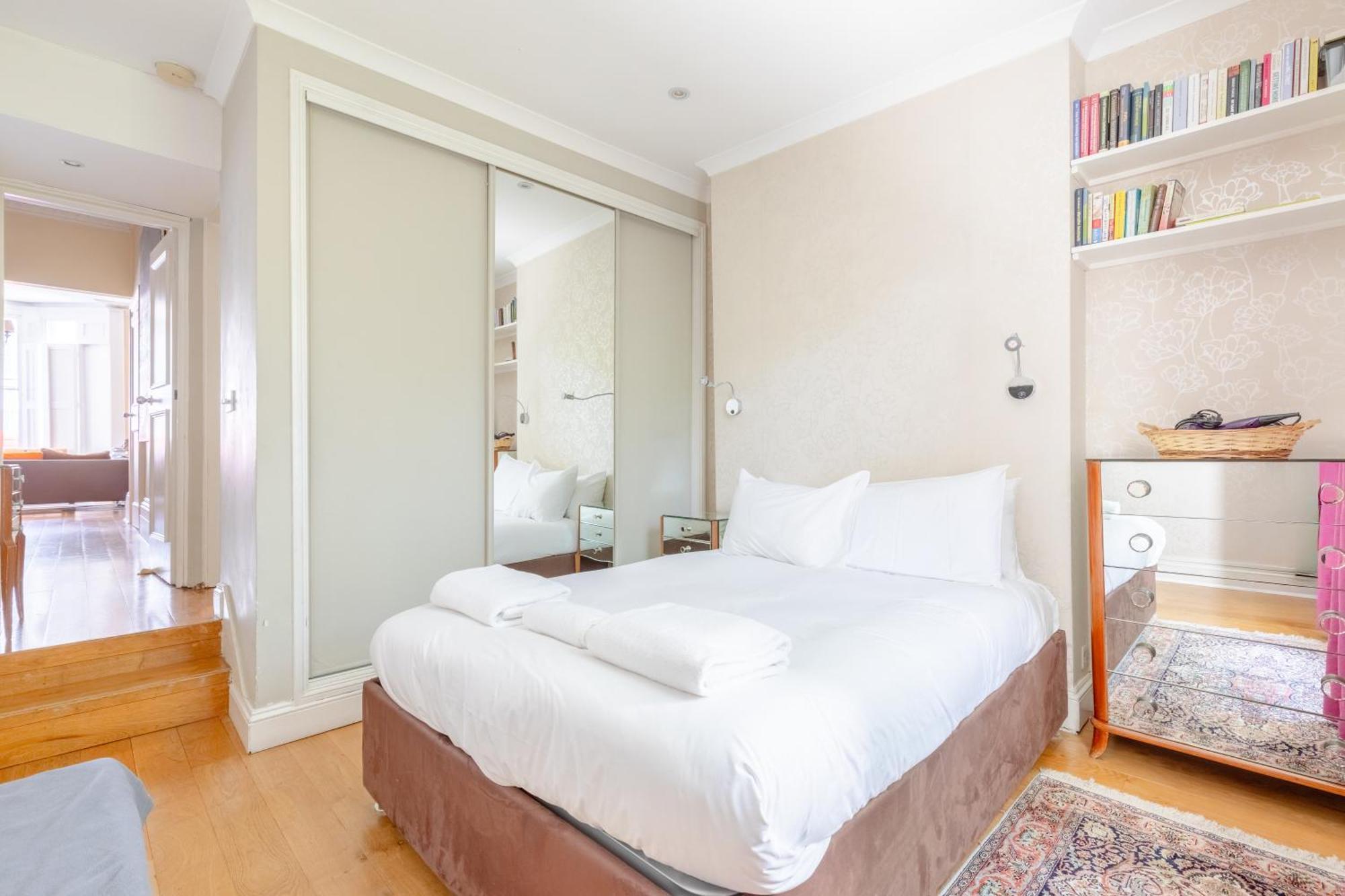 Apartment Inviting 1bd Hideaway Kensington Olympia!